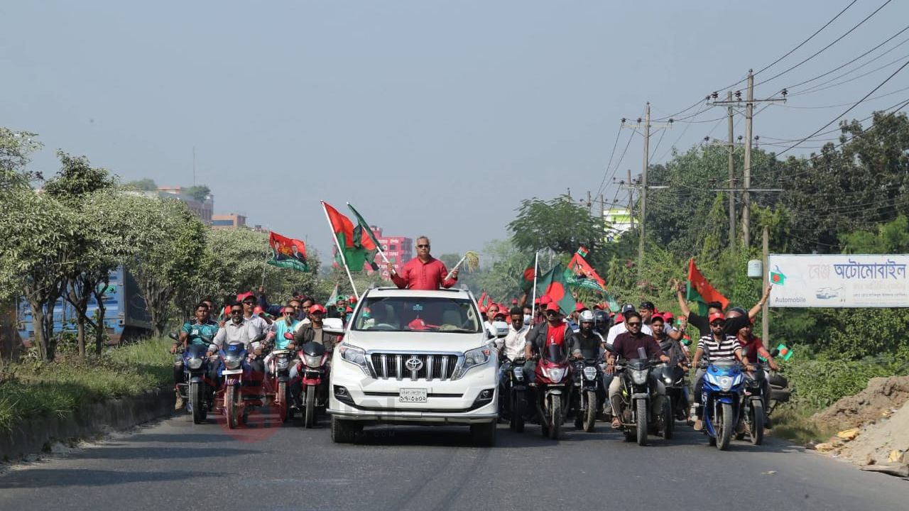 ধানের শীষের পক্ষে সাভারে যুবদলের বিশাল শোডাউন।