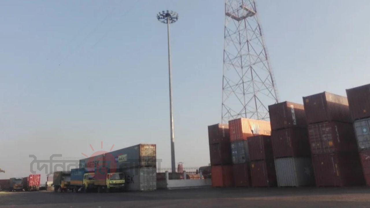 চট্টগ্রাম বন্দর রক্ষার আন্দোলনে বিভক্তি: এক পক্ষ অনড়, অন্য পক্ষের কর্মসূচি স্থগিত