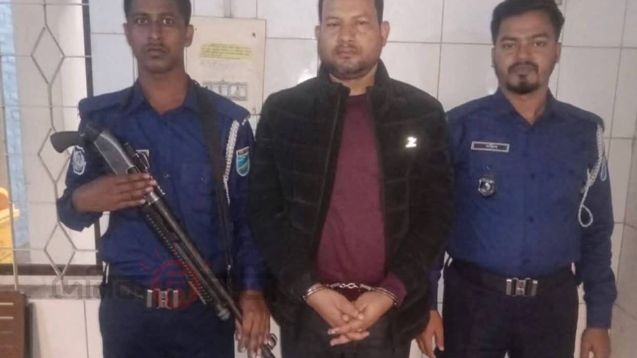 ​উত্তরা থেকে সাভার উপজেলা আ.লীগ নেতা ‘মাউছা ফারুক’ গ্রেফতার।