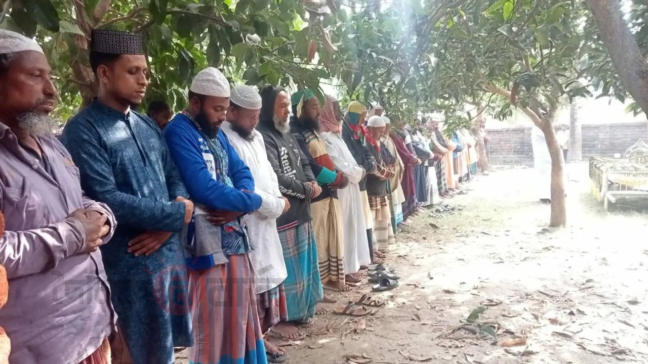 দেবহাটায় কৃষকদল নেতার মাতার ইন্তেকাল, জানাজা ও দাফন সম্পন্ন