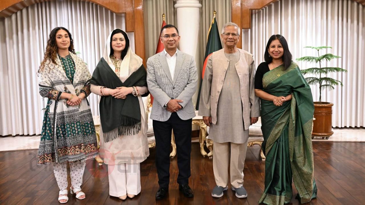 তারেক রহমান সপরিবারে প্রধান উপদেষ্টা ড. মুহাম্মদ ইউনূসের সঙ্গে সৌজন্য সাক্ষাৎ