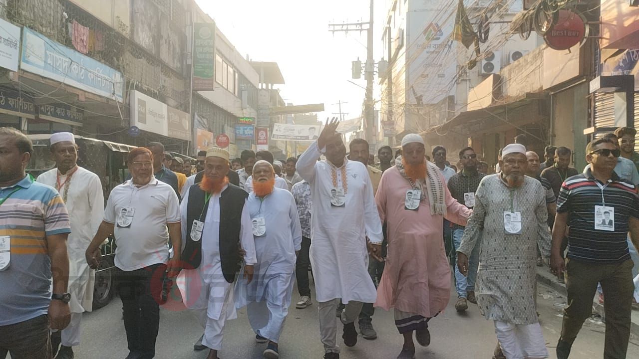 সাভারের রাজপথে খোরশেদ আলমের মিছিল, দেওয়ান সালাউদ্দিন বাবুকে বিজয়ী করার অঙ্গীকার।