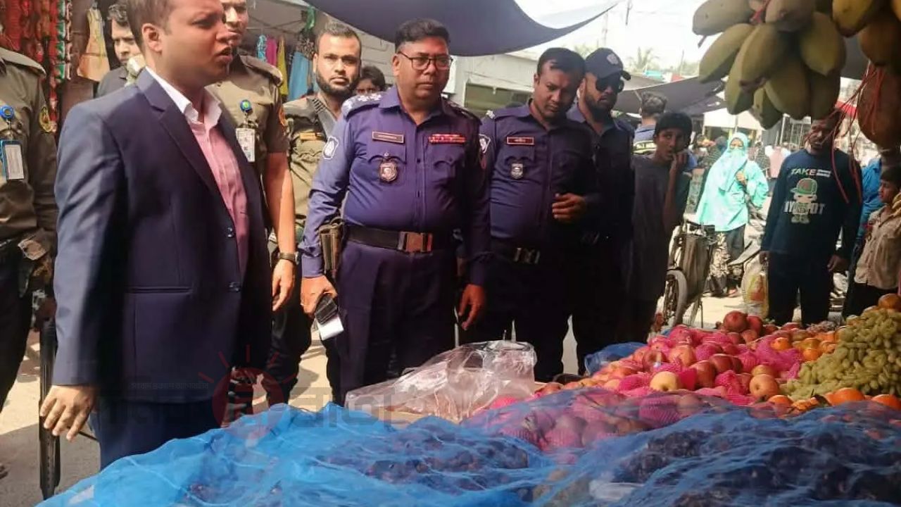 দেবহাটায় নির্বাহী অফিসারের ভ্রাম্যমাণ আদলত পরিচালনা ও জরিমানা আদায়।